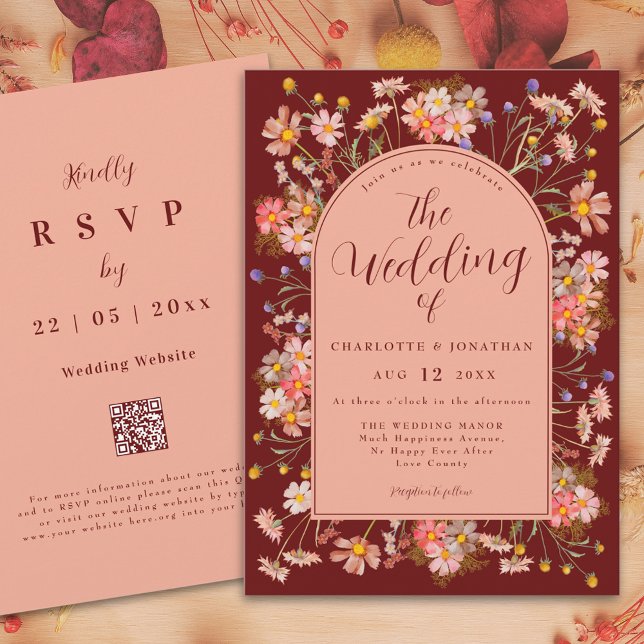 Invitación Arco Boho de Flores Silvestres Terracota Oscuro Bo (Wildflower boho arch dark terracotta fall wedding invitation with elegant script)