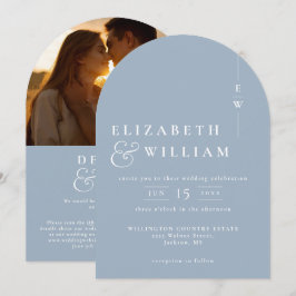 Invitación Arco de boda con código QR de monograma azul polvo