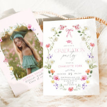 Arco de fiesta de graduación con lazo floral Foto