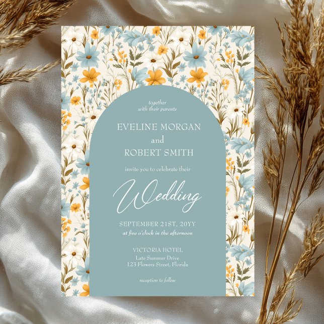 Invitación Arco de flores silvestres azules y amarillas polvo (boho watercolor dusty blue and yellow wild flowers wedding invitation)