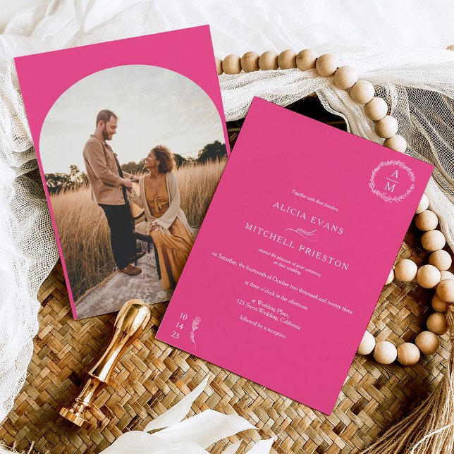 Invitación Arco de monograma magenta floral clásico con arco  (Subido por el creador)