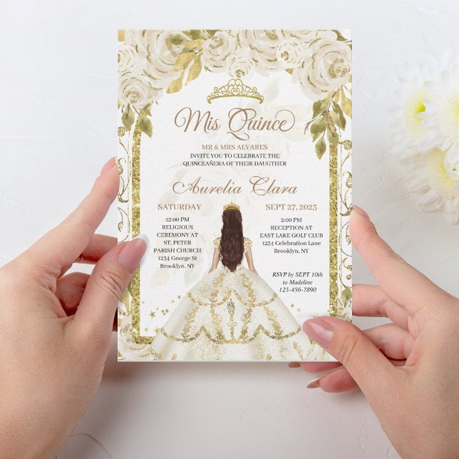 Invitación Arco de oro de la flor blanca marfil Quinceanera (Subido por el creador)
