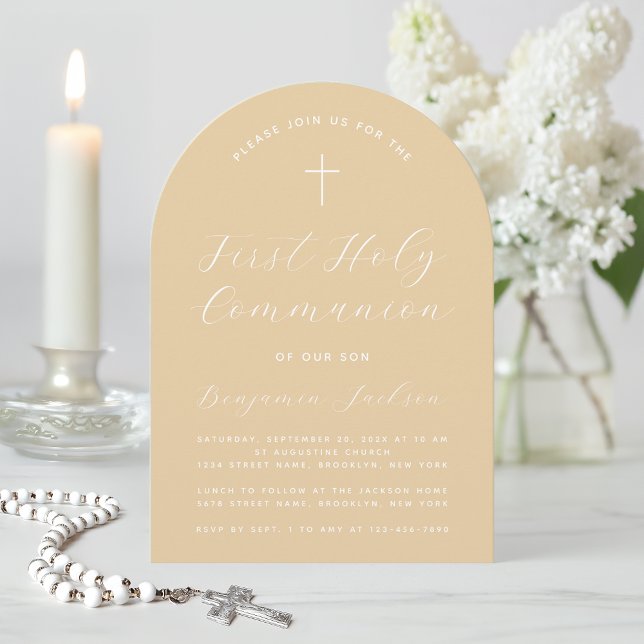 Invitación Arco de Primera Comunión Beige Sencillo Moderno Sc (Subido por el creador)