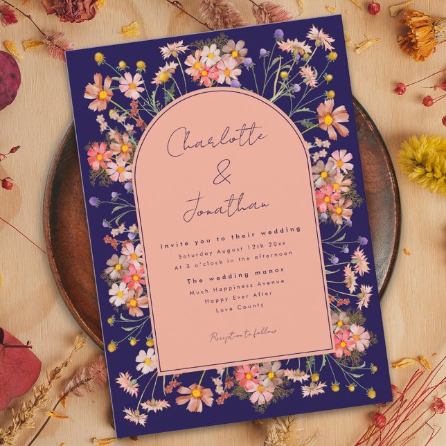 Invitación Arco Floral Boho Azul Marino Boda de Otoño (Boho floral arch navy blue fall wedding with watercolor wildflowers and whimsical script )