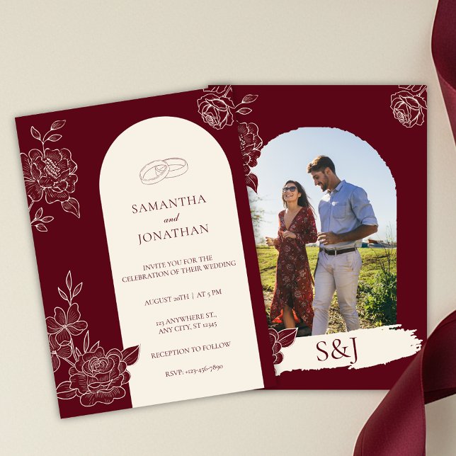 Invitación Arco Floral de Borgoña Profundo para Foto de Fondo (Deep Burgundy Floral Line Art with Ivory Arch Wedding Invitation with Photo Back)