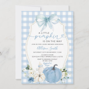 Invitación Arco floral de calabaza de otoño en gingham azul B
