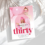 Invitación Arco fotográfico moderno rosa 30 cumpleaños<br><div class="desc">Invitación de cumpleaños 30 del moderno arco fotográfico rosa</div>