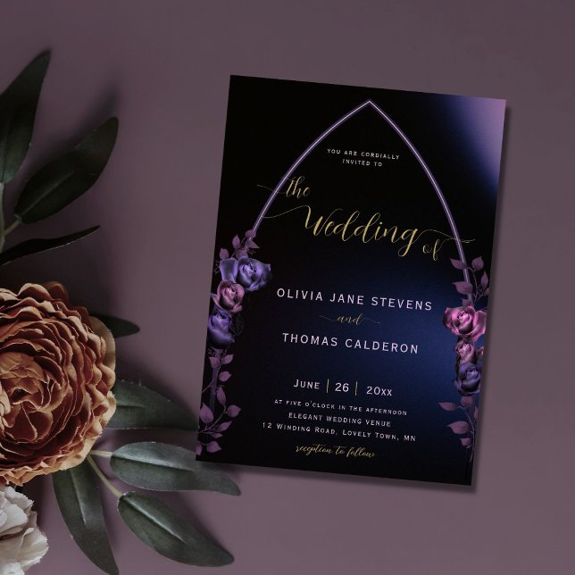 Invitación Arco gótico Moody Rosas morados Moda Boda floral (Subido por el creador)