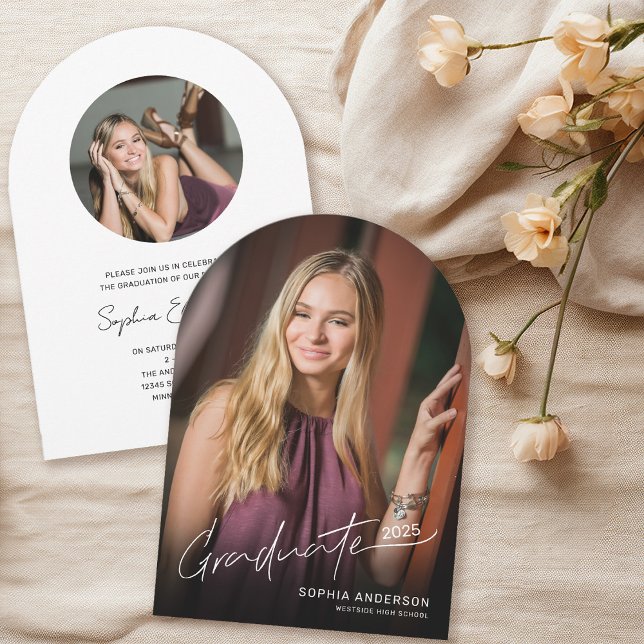 Invitación Arco moderno de graduación fotográfica de escritur (Subido por el creador)