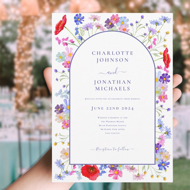 Invitación Arco morado de flor silvestre moderno (Modern colorful wildflower arch wedding invitation elegant purple typography watercolor floral)
