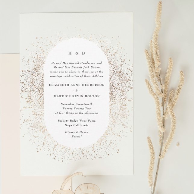 Invitación Arco ovalado monograma moderno de crema beige dora (Subido por el creador)