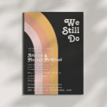 Invitación Arcoiris Retro Moderno Oscuro Todavía Vemos Renova<br><div class="desc">Este moderno arco iris oscuro retro aún nos comprometemos a renovar la invitación es perfecto para su simple renovación de naranja, oro rosa y vocabulario rosa. Diseñado con elementos de un arco boho clásico y colorido y rayas minimalistas gruesas. El diseño tiene un toque de playa tropical abstracto único, ideal...</div>