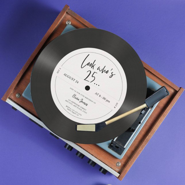 Invitación Aspecto de disco de vinilo retro Quién cumple 25,  (Subido por el creador)