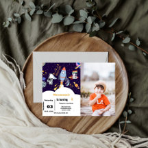 Astronauta del espacio ultraterrestre azul cumplea