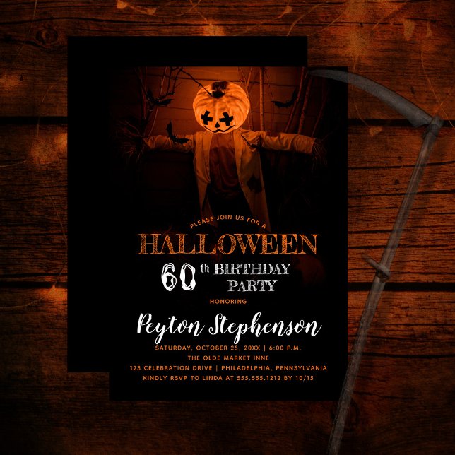 Invitación Asustada Calabaza Halloween Fiesta de cumpleaños n (Creepy barn scene pumpkin scarecrow adult Halloween 60th Birthday Party Invitation)