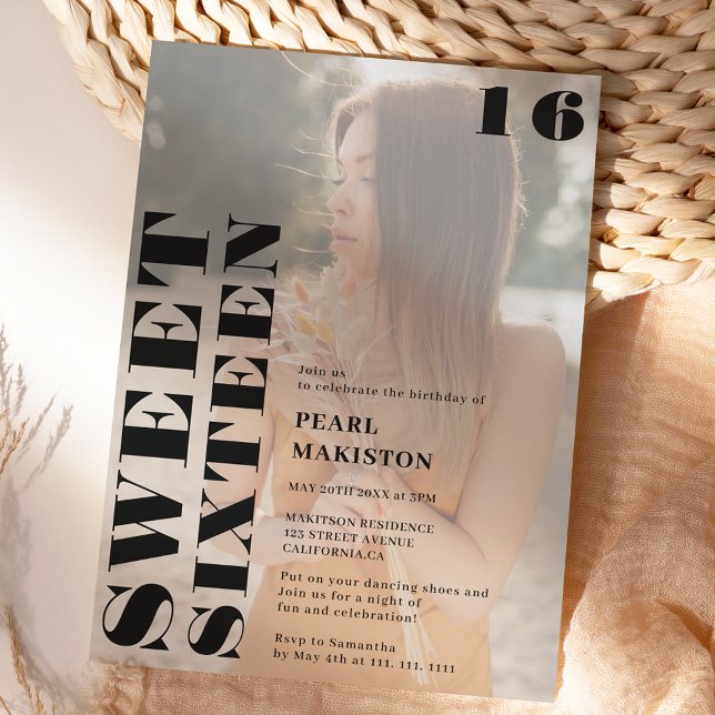 Invitación Audaz foto simple negra dulce 16 cumpleaños (Bold simple black photo sweet 16 birthday invitation)