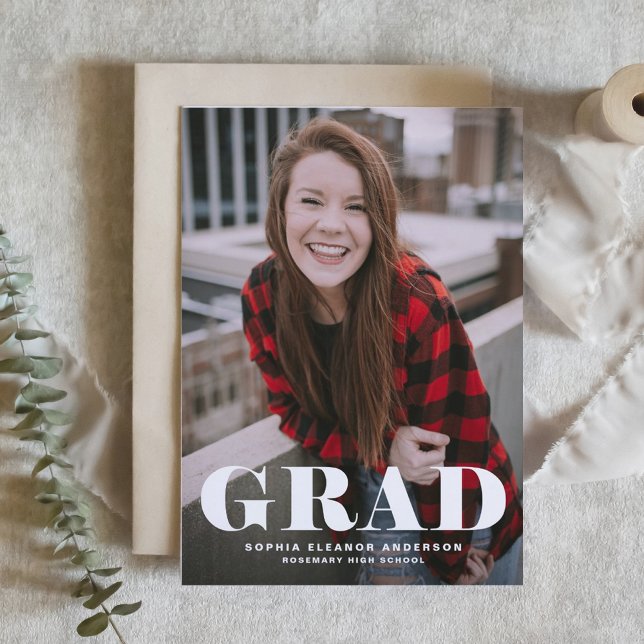 Invitación Audaz Graduación de fotografía de tipografía clási (Subido por el creador)