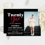 Invitación Audaz tipografía Black Modern 21st Birthday Fiesta<br><div class="desc">Audaz tipografía Black Modern 21st Birthday Party Invitation "Turning 21st nunca ha sido esta moda! Haga de su cumpleaños un hito inolvidable con nuestra tipografía audaz Black Modern 21st Birthday Fiesta Photo Invitation. Sé único, sé atrevido, ¡sé TÚ! 🌸 ✨ Agarra tu tipografía audaz Invitación a la foto del Fiesta...</div>