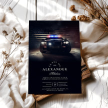 Auto policial enciende graduación de bandera estad