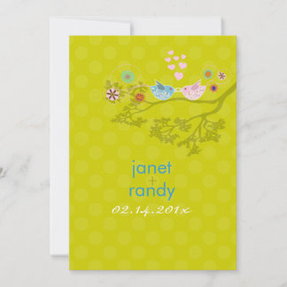Invitación Aves amorosas besando corazones flotantes/puntos d