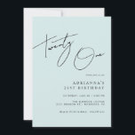 Invitación Azul Claro | Elegante guión de cumpleaños 21 de la<br><div class="desc">Elegantes invitaciones para fiestas de cumpleaños número 21 con "veintiuno" escrito a mano. Fuente negra sobre un fondo azul suave.</div>