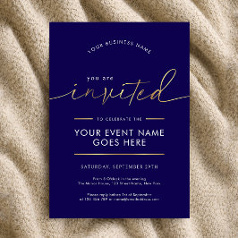 Invitación Azul Marino y Dorado Estás Invitado Evento de la E