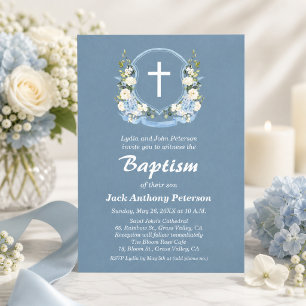 Invitación Azul Polvoriento Cruz Blanca Floral Cresta Bautizo