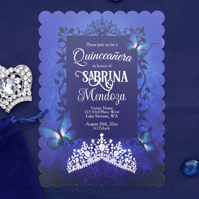 Invitación Azul zafiro, mariposa tiara diamante Quinceanera (Elegant Royal Blue and Silver Quinceanera Invitation with Diamond Tiara)