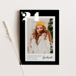 Invitación B&W Audaz Clase Moderna de 2024 4 Fotos Graduación