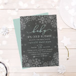 Invitación Baby It's Cold Outside Chalkboard Shower Invite<br><div class="desc">¡Brrr! Las invitaciones de moda escarpadas para las duchas de invierno para bebés cuentan con copos de nieve blancos en el fondo de un pizarrón con "baby it's frie afuera" con letras verdes y blancas. Personalice los detalles de la ducha de bebé neutra en función del género debajo de los...</div>