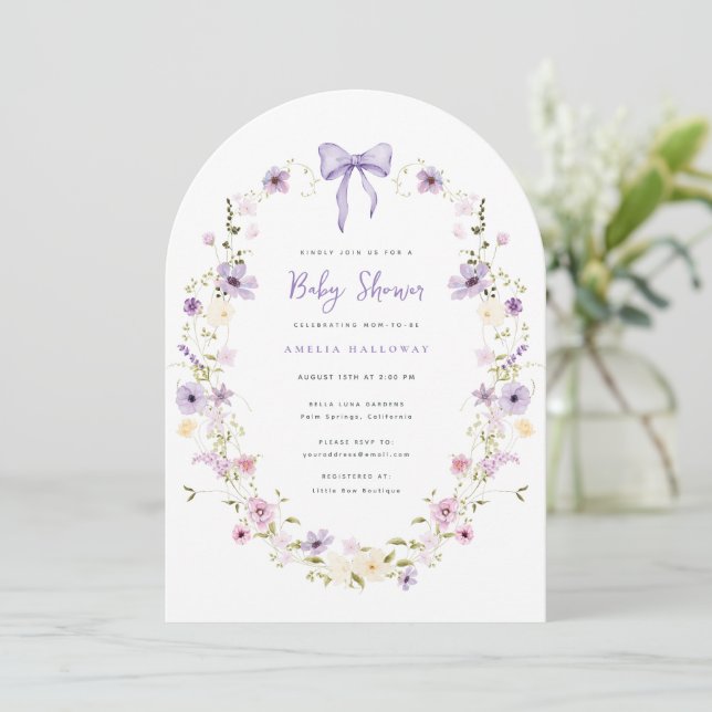 Invitación Baby Shower al arco de flores silvestre (Anverso de pie)