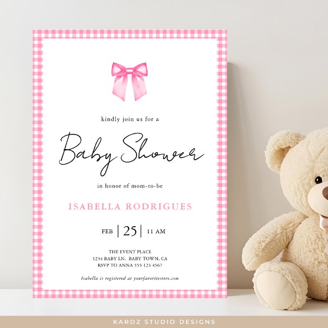 Invitación Baby Shower de Bow Gingham rosa moderno (Invitation shown in 5 x 7, personalize, choose paper and corner style. Digital invitation available)