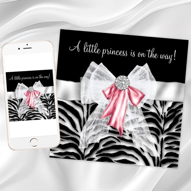 Invitación Baby Shower de cebra rosa (Girl zebra baby shower invitation with pretty pink bow. Add your own text to the front and back. )