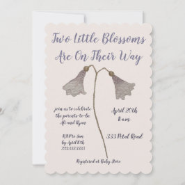 Invitación Baby Shower de dos mellizos de flores moradas