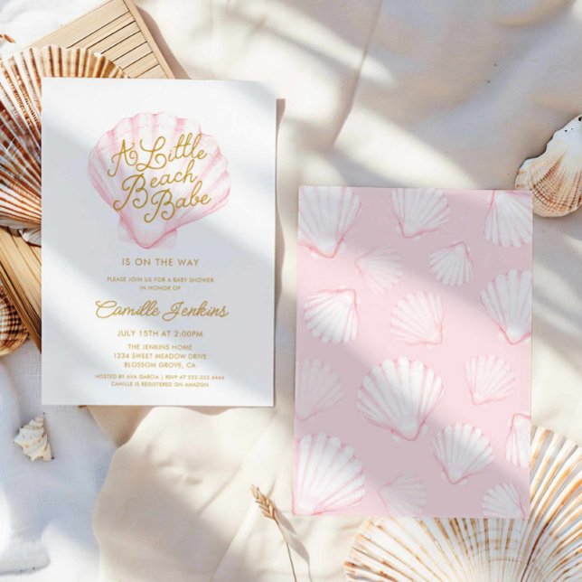 Invitación Baby Shower de la parrilla de la pequeña playa ros (Pink A little Beach Babe Girl Baby Shower Invitation)