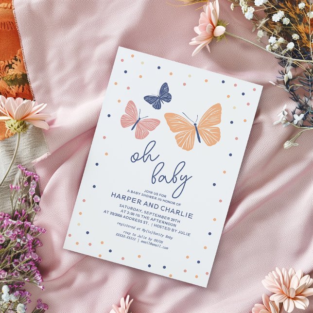 Invitación Baby Shower de mariposa neutra de género moderno (Simple and modern baby shower invitation featuring butterflies and elegant typography.)