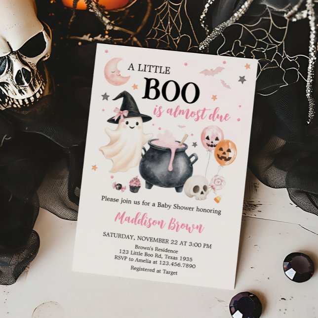 Invitación Baby Shower De Pequeño Bote De Bruja Rosa (Girl Witch Ghost Little Boo Baby Shower Invitation)
