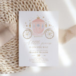 Invitación Baby Shower de Princess Carriage<br><div class="desc">Celebra una pequeña invitación en el camino con esta invitación temática de princesa,  con un carro mágico con detalles en rosa y oro.</div>