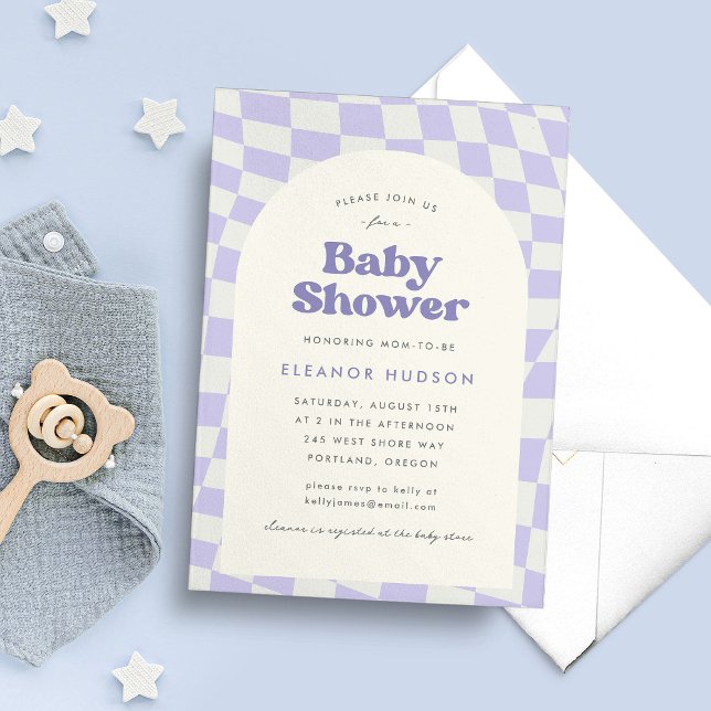 Invitación Baby Shower de tablero de ajedrez Purple Groovy 70 (groovy baby shower invitation with wavy checkerboard pattern in lilac)