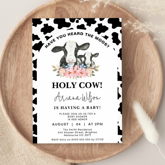 Invitación Baby Shower de vaca blanca negra impresa flor de v (Cow Print Holy Cow Baby Shower Invitation,  Black White Cow Print, Floral Holy Cow Baby Shower )