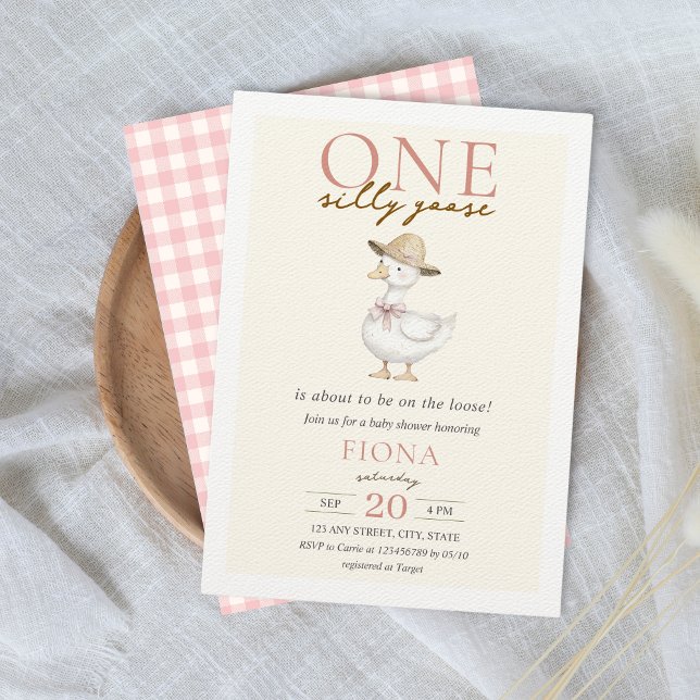 Invitación Baby Shower, un Chica rosado de Gingham (One Silly Goose is about to be on the loose baby shower theme girl pink gingham Aesthetic Farm)