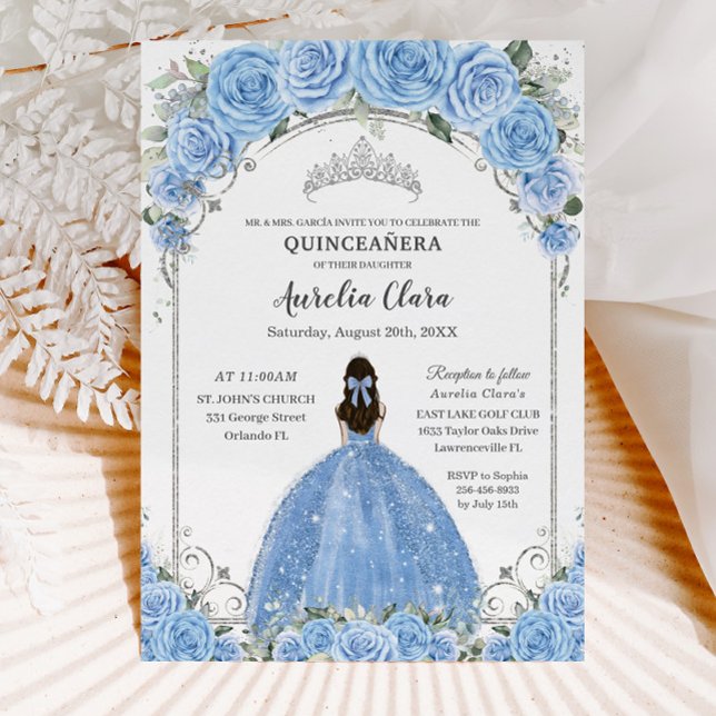 Invitación Bahama Sky Blue Floral Vestido Plata Quinceañera (Subido por el creador)