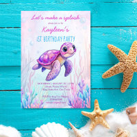 Bajo el mar, la bella tortuga rosa púrpura cumplea