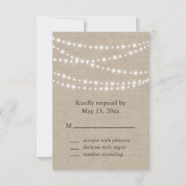 Invitación Bajo las luces de Twinkle en Burlap RSVP