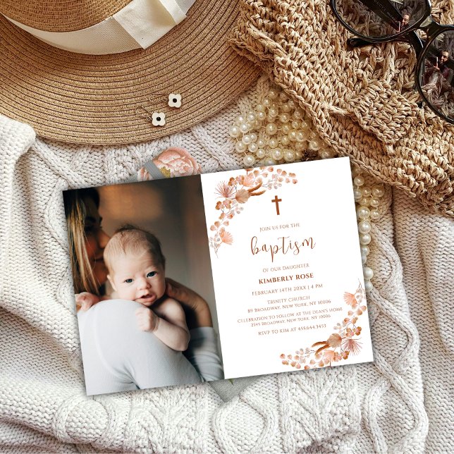 Invitación Baptismo en la foto de la flor silvestre del Boho  (Neutral Boho Wildflower Photo Cross Baptism Invitation)