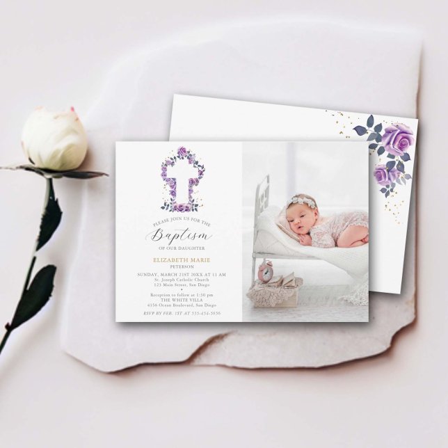 Invitación Baptismo fotográfico de bebé de la Cruz Blanca mor (purple roses white cross floral frame baby girl baptism christening invitation elegant modern classy)