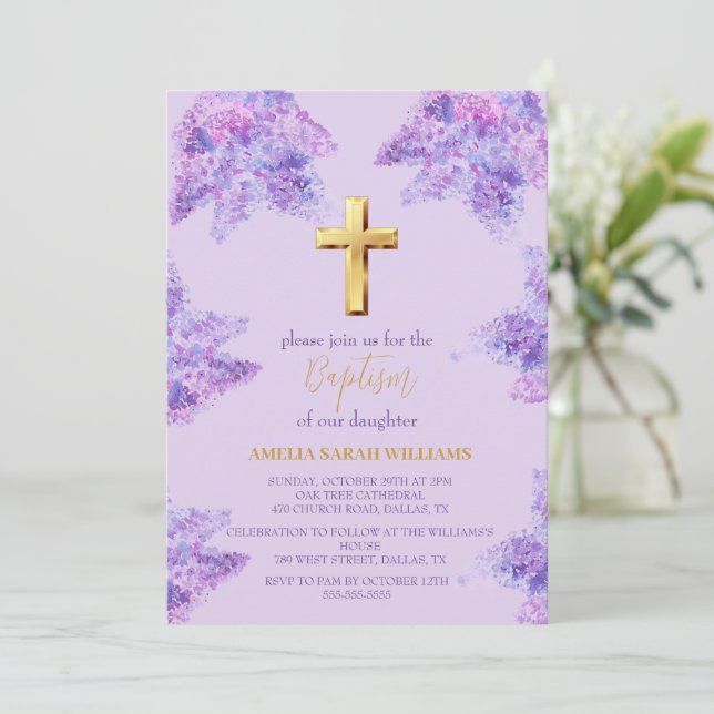 Invitación Baptismo morado de la cruz dorada floral Lilac (Anverso de pie)