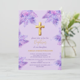 Invitación Baptismo morado de la cruz dorada floral Lilac