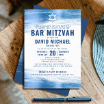 Invitación Bar Mitzvah Relieve metalizado azul negrita de la<br><div class="desc">¡Siéntete orgulloso, regocijo y exhibe este hito de tu Bar Mitzvah favorito! Envíe esta invitación fresca, única, moderna y personalizada para un evento que recordar. Los trazos de pincel de Relieve metalizado azul celeste metálico, junto con la tipografía azul marino audaz y la estrella de David, superponen un fondo simple...</div>