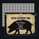 Invitación Barbeque de cumpleaños 50, cerdo rústico, barbacoa<br><div class="desc">Estilo rústico de una casa de campo con un aspecto de papel viejo y roto y cheques de búfalo en blanco y negro como telón de fondo para el diseño de la fiesta de cumpleaños "BARBEQUE" por Holiday Hearts Designs (derechos reservados).</div>